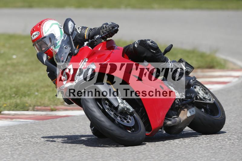 /27 12.06.2025 Ducati Schweiz Trackday Warmup  ADR/gelb-jeaune/31